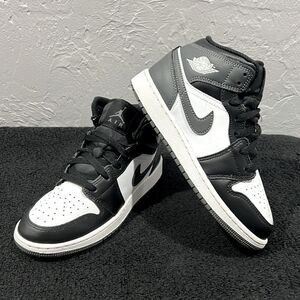 🔥🏀 Nike Air Jordan 1 Mid Basketball Shoes Black/Iron Grey-White Kids Sz 4Y - E